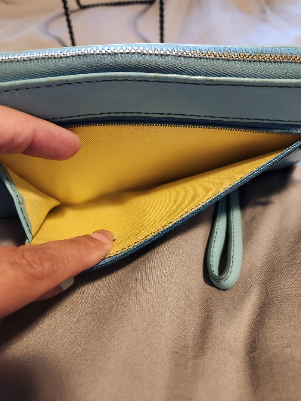 Fossil Women's Zip-Around Wristlet Wallet